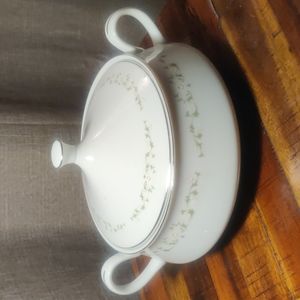 Round Covered Vegetable Bowl